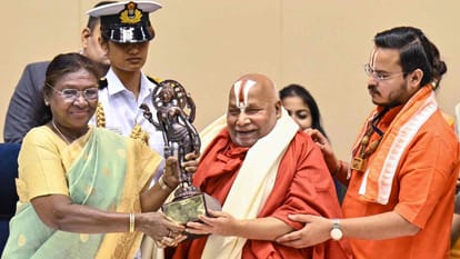 lyricist Gulzar AKA Sampooran Singh Kalra Sanskrit scholar Rambhadracharya receive Jnanpith Award for 2023
