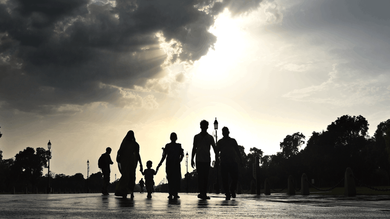 Delhi NCR Rain Storm blew at speed of 30-50KM along with rain and Delhi Airport advisory