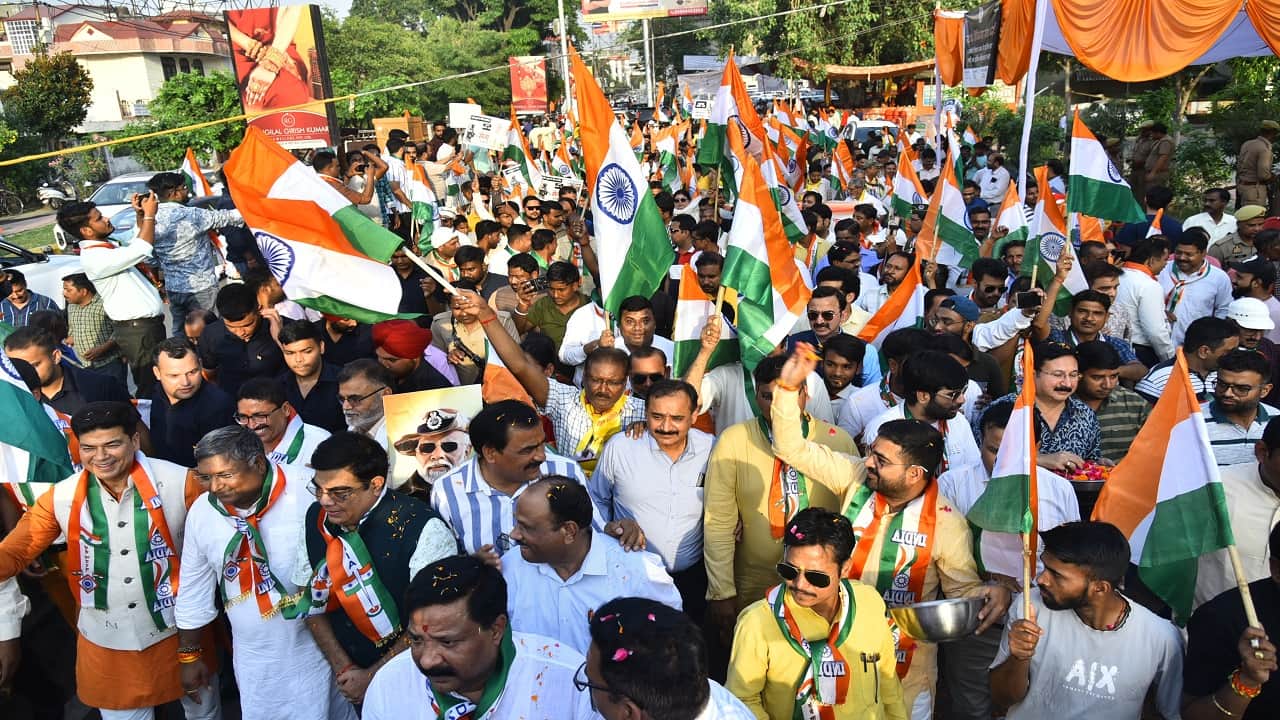 People took out a Tiranga Yatra in honour of the army in Bareilly