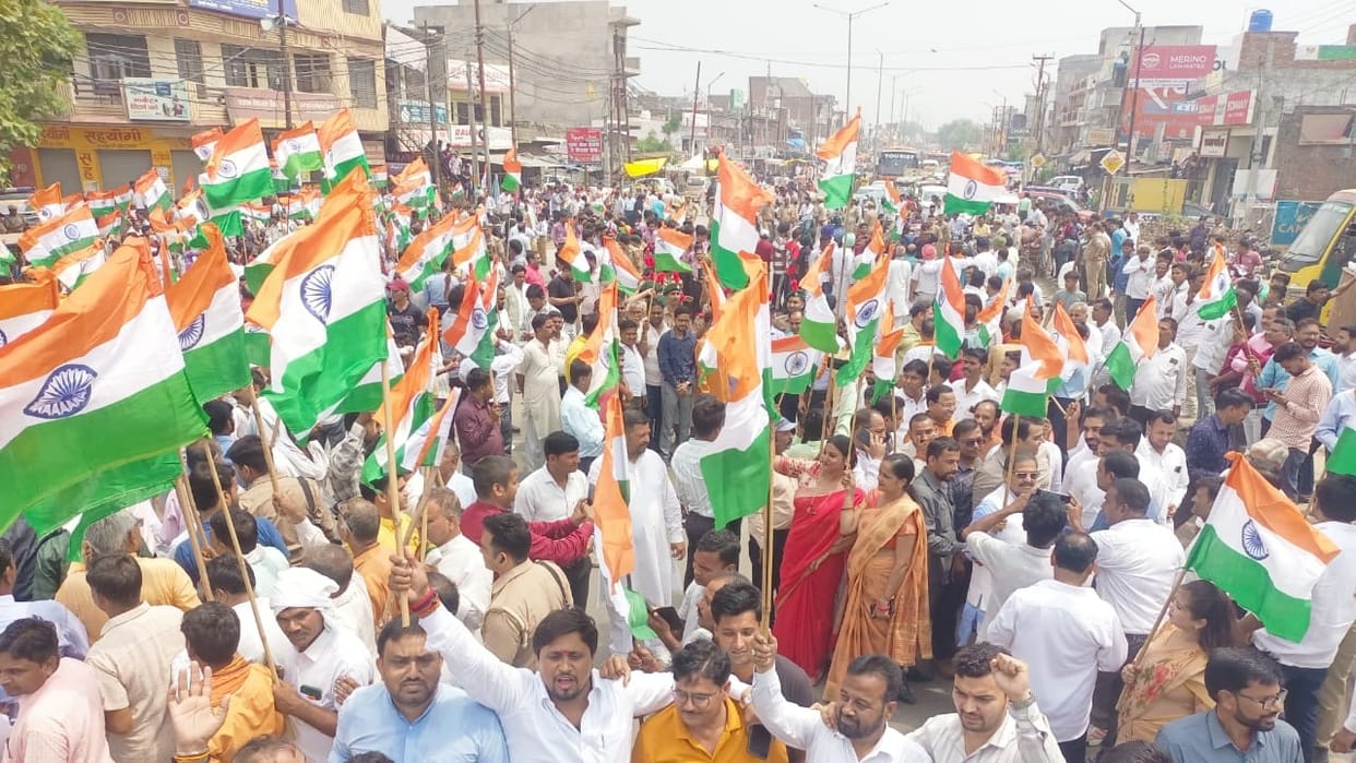 Tiranga Yatra was taken out in Nawabganj Bareilly