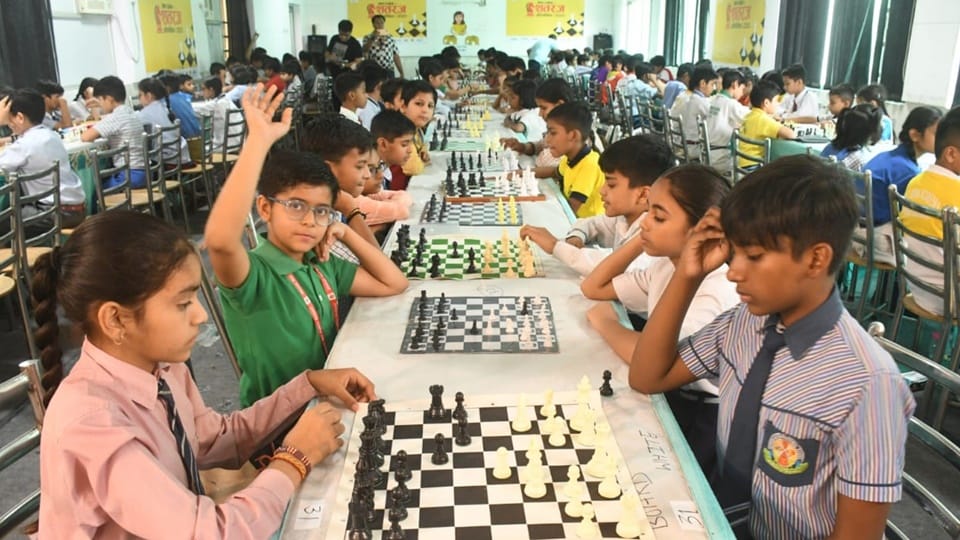 Amar Ujala Chess Competition: finals of junior category, brainy horses ran lot, elders surprised to see skill