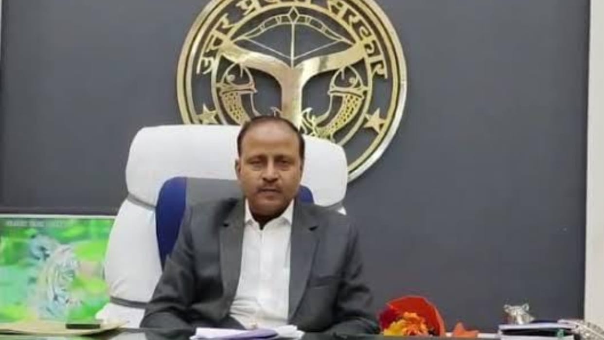 Pilibhit DM Sanjay Singh transferred IAS Gyanendra Singh got the responsibility