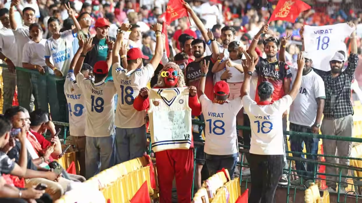 RCB fans wore Virat Kohli Test jersey to honour his retirement from Test cricket during IPL match against KKR