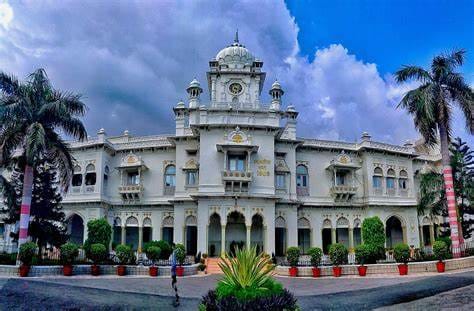Lucknow: Not just two or four, 250 doctors went on summer vacation together, read the full list of doctors who