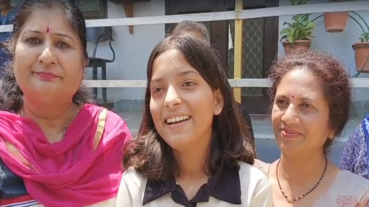 HP Board 12th Result 2025: 12th topper Mehak wants to become a teacher, know how the toppers achieved this po