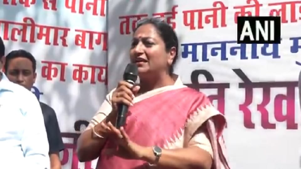 Chief Minister Rekha Gupta inaugurated the new water pipeline in Singalpur village