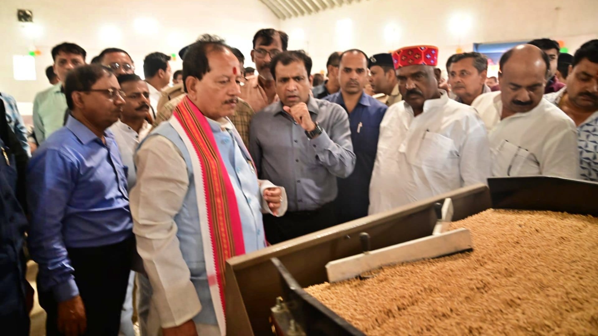 Muzaffarpur News: Vijay Sinha inaugurated 500 metric ton seed processing unit, honored innovative farmers