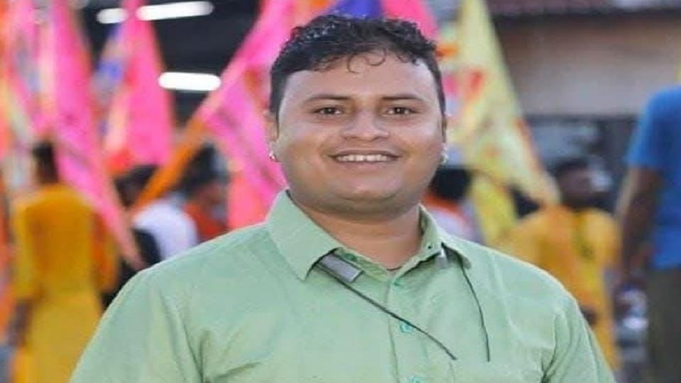 man died after colliding with a bull while bringing his bike from Ghaziabad in rudrapur
