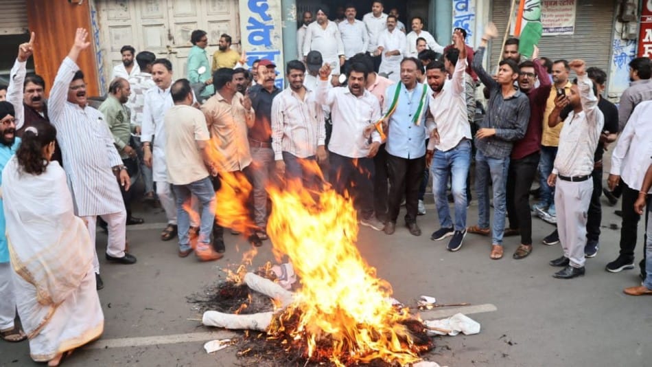 indore-news-congress-protests-against-bjp-ministers-for-insulting-army