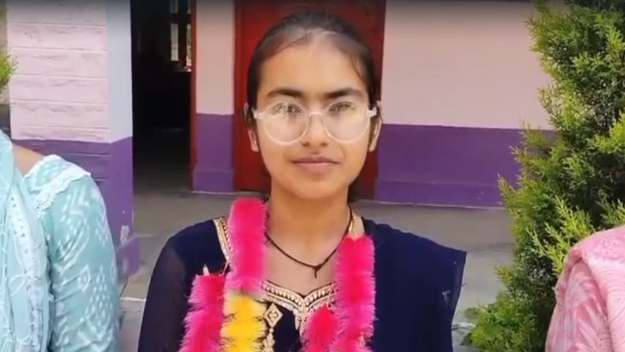 HP Board 12th Result 2025: 12th topper Mehak wants to become a teacher, know how the toppers achieved this po