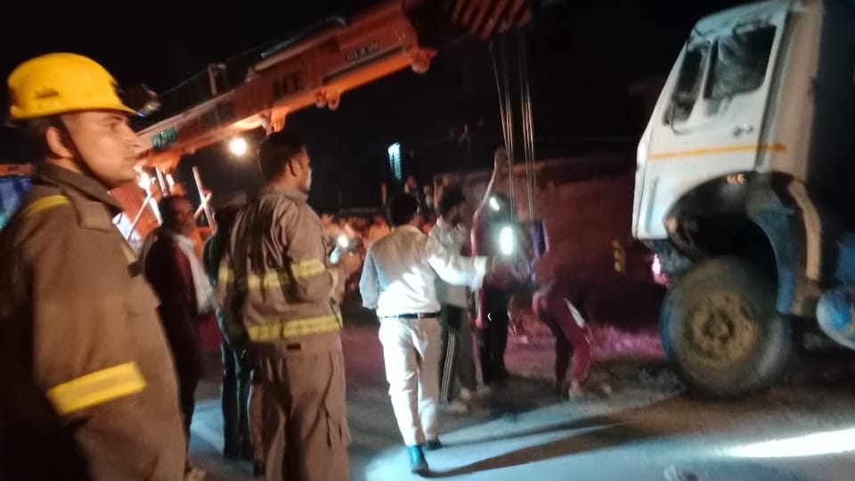 UP: An uncontrolled dumper overturned in Rampur, two people died after being crushed, chaos ensued... pictures