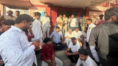 Politics heated up over detention of villagers demanding compensation during pole laying in shiv barmer