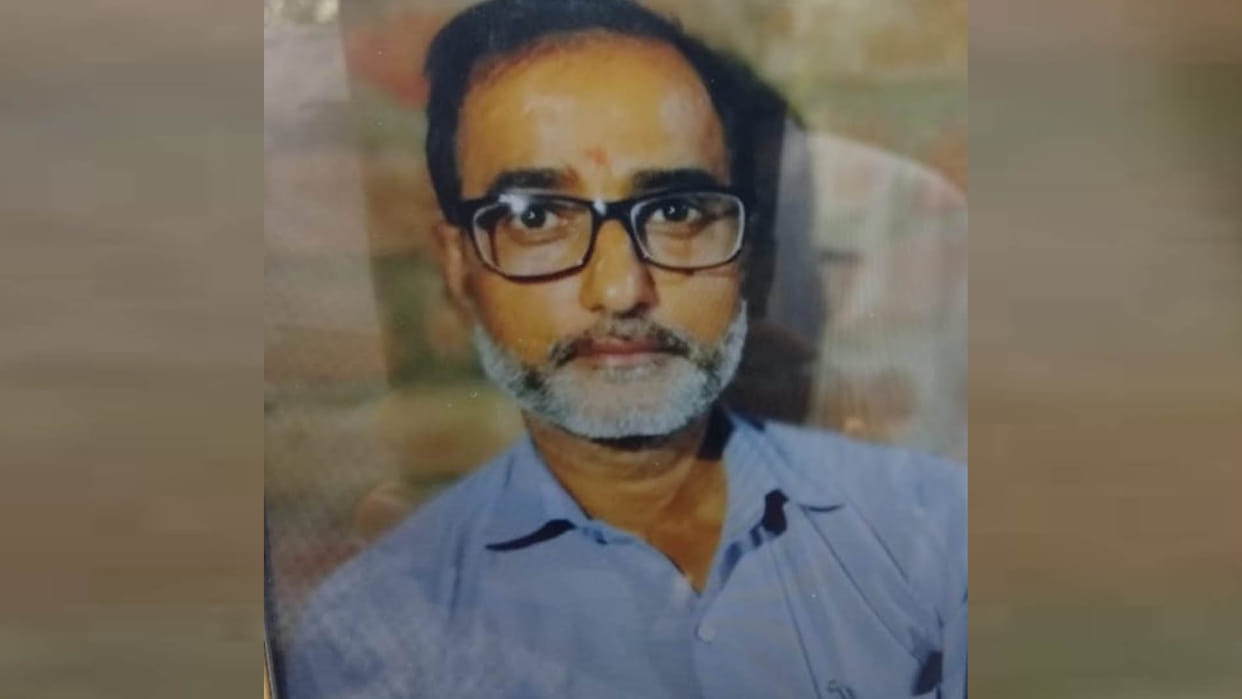 Kanpur: Cashier dies after being hit by a train after leaving his bag and mobile in the bank