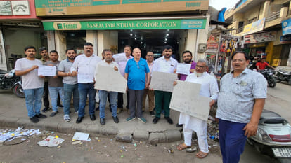 Trade and betrayal will not go on together with Turkey and Azerbaijan, trader organizations staged a protest