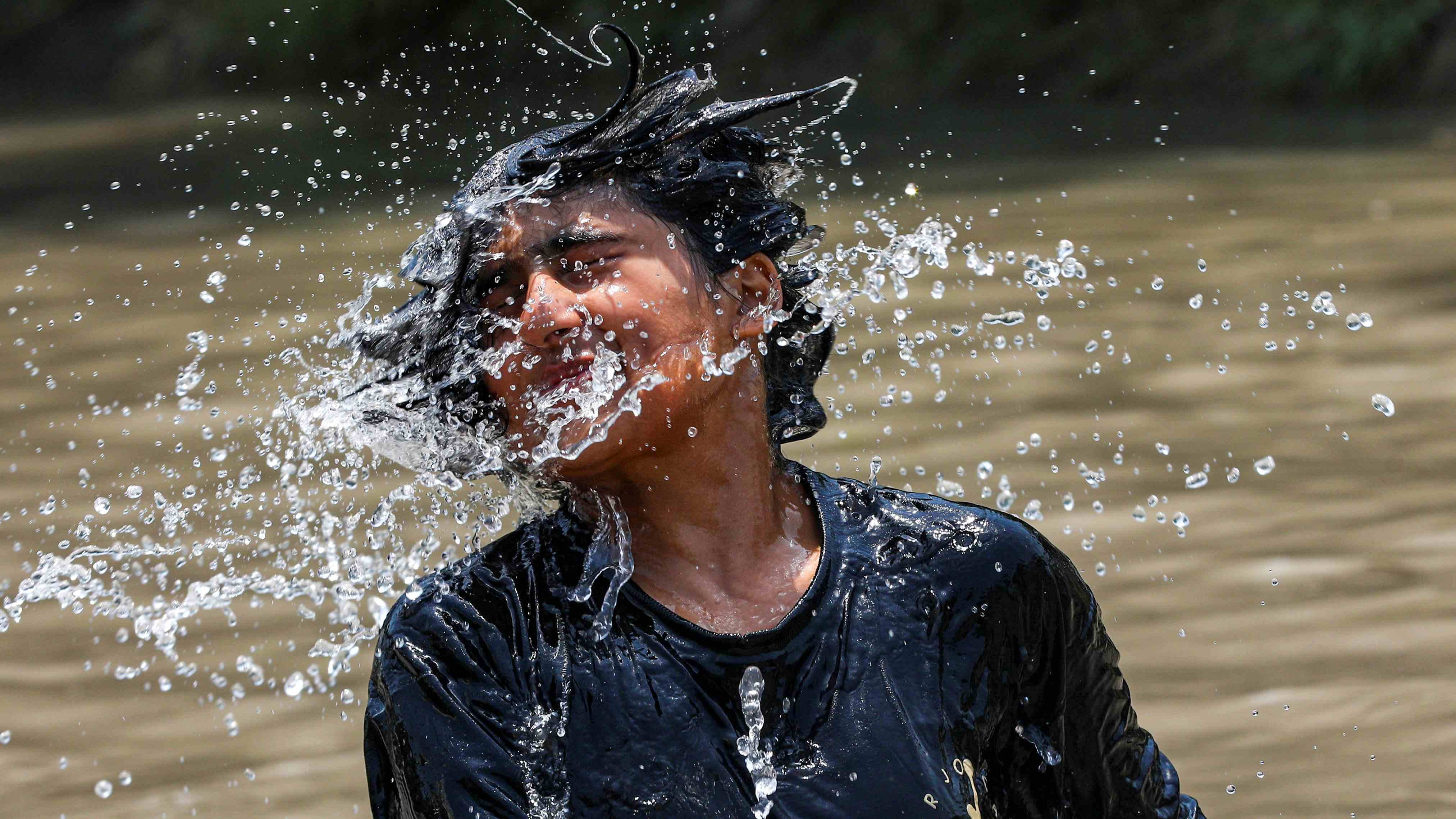 Weather Updates IMD Rainfall news Temperature surging Heatwave Alert Jammu UP Rajasthan MP lightning in Odish