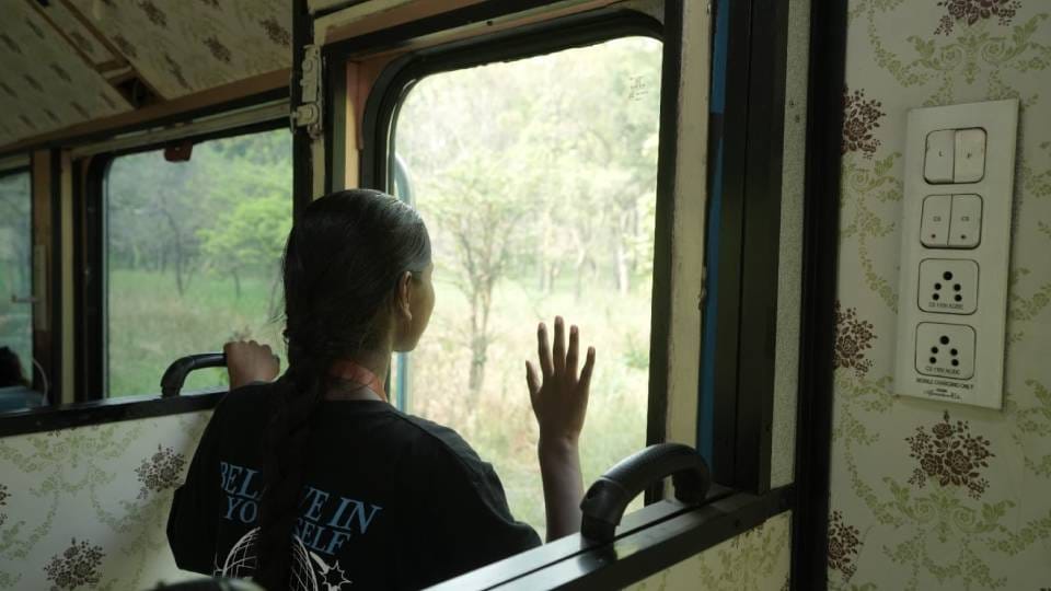 Vistadome train service started in UP you can enjoy jungle safari from Katarniaghat to Dudhwa Tiger Reserve