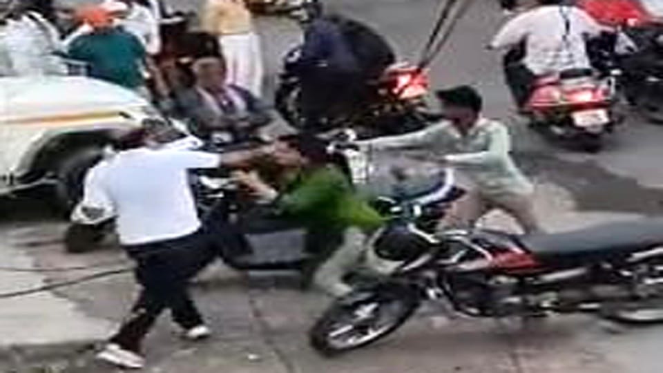 Fight between MBBS student and advocate