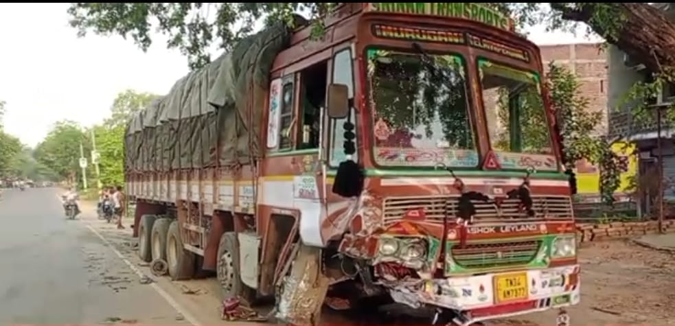 Bihar News: Major accident on Nawada-Jamui highway, three people died; car collides with truck