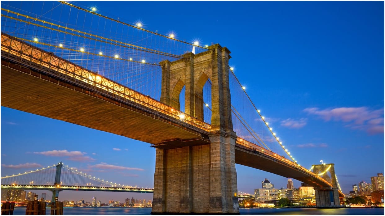 Mexican Navy training vessel with over 200 onboard strikes New York Brooklyn Bridge, several injured