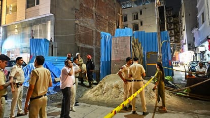 Three people died due to the collapse of the basement wall of a hotel under construction in Paharganj