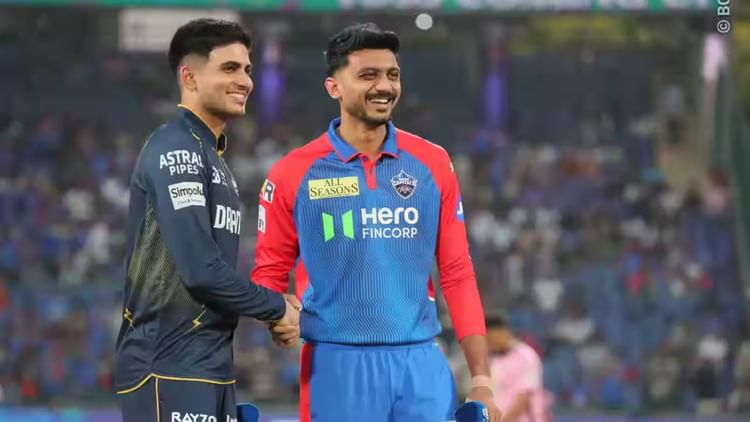 DC vs GT Live Score: दिल्ली को पहला झटका, फाफ डुप्लेसिस पांच रन बनाकर आउट; अरशद खान को मिली सफलता