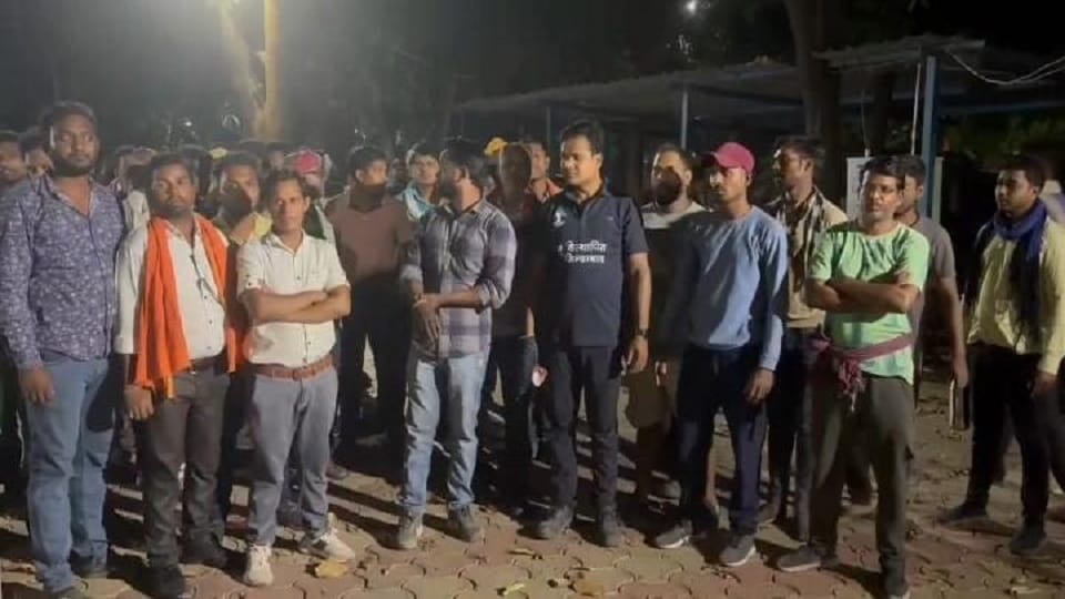 Villagers opened front against Chakradhar Mohanty of SECL Kalinga Company and protested in Korba