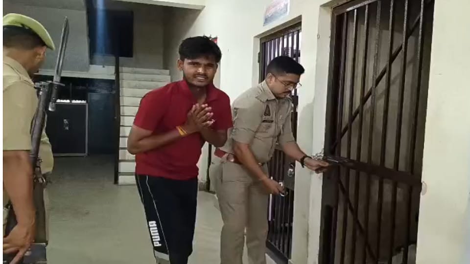 Muzaffarnagar: Girl student got slapped 11 times after calling her lover to college, police caught him