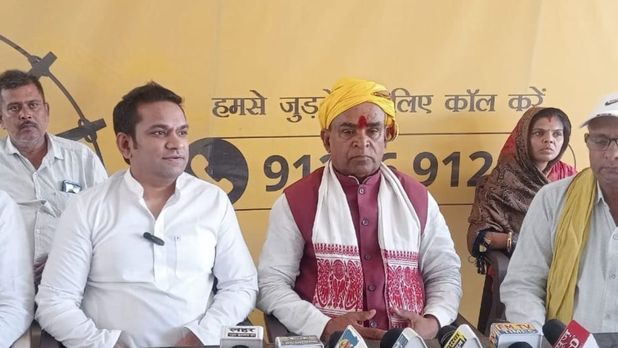 Bihar: Jansuraj's signature campaign begins against anti-people policies of the government