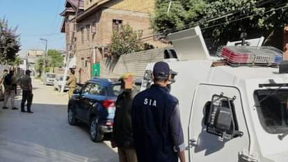 SIA raids Kashmir Times office on charges of anti-national activities