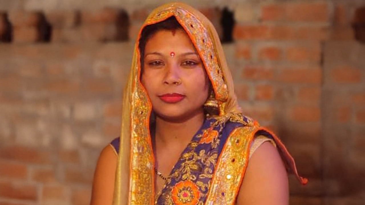 Woman dies under suspicious circumstances in shahjahanpur husband packs wife body in suitcase