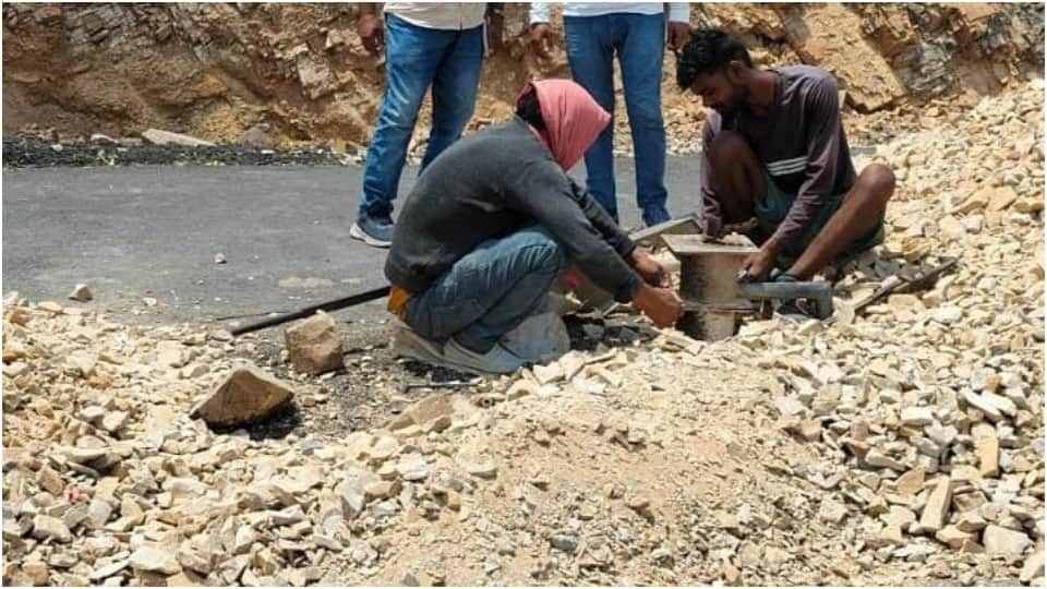 News Impact in Maihar hand pump installed in the middle of road removed