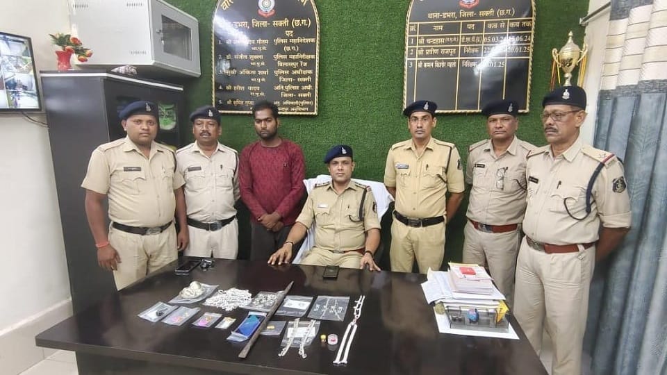 Theft exposed Jewellery worth Rs 2.87 lakh recovered accused arrested in Sakti