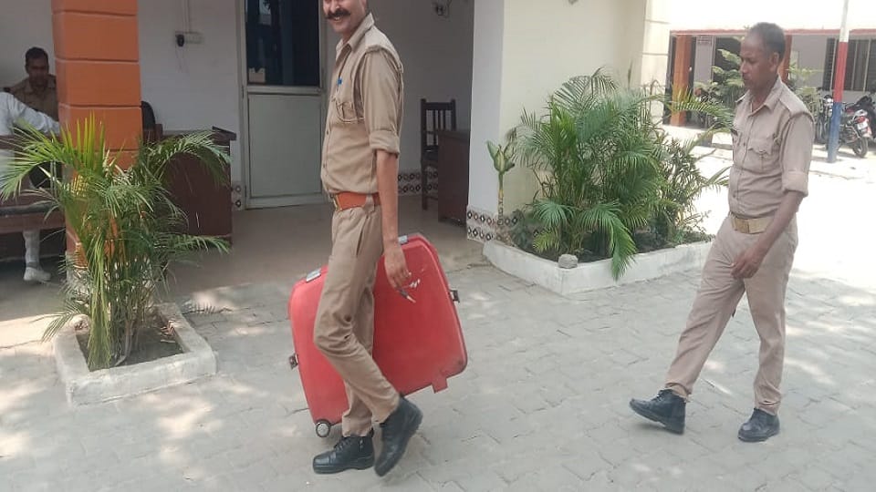 Woman dies under suspicious circumstances in shahjahanpur husband packs wife body in suitcase