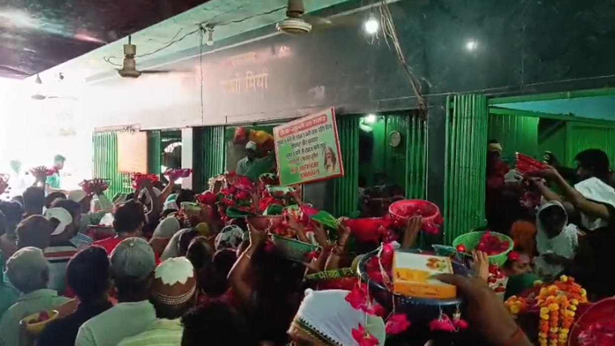 Ban on Ghazi Mian's Jeth fair ineffective, devotees offered chadars amid gaiety