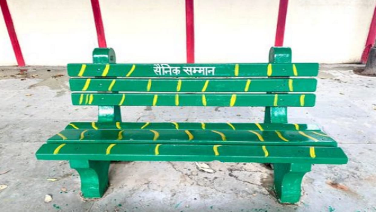 Benches will be decorated at railway stations to honor soldiers, an initiative by North Central Railway admini