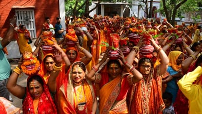 Kalash Shobha Yatra in Maloya Chandigarh see photos