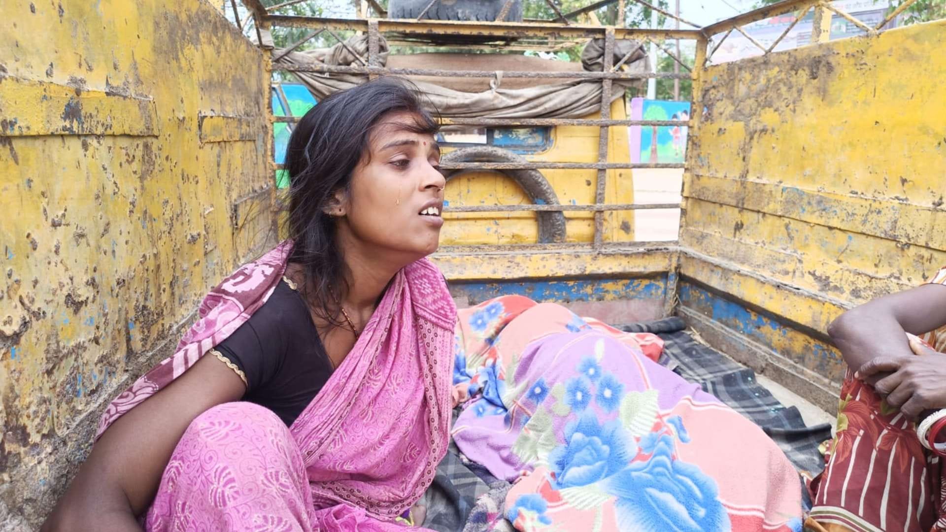 शोकाकुल परिजन