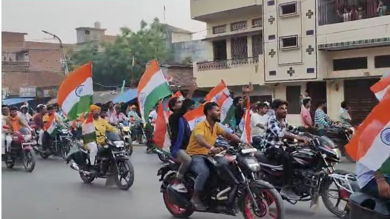 The color of patriotism Tiranga Yatra taken out on the success of Operation Sindoor former MLA participated