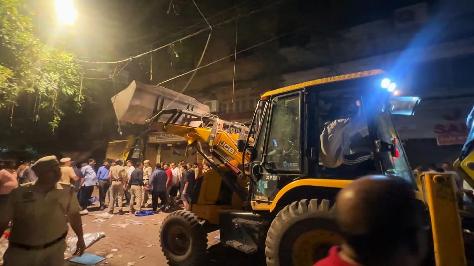 Delhi: Bulldozers demolished hundreds of shops in Sarojini Nagar market
