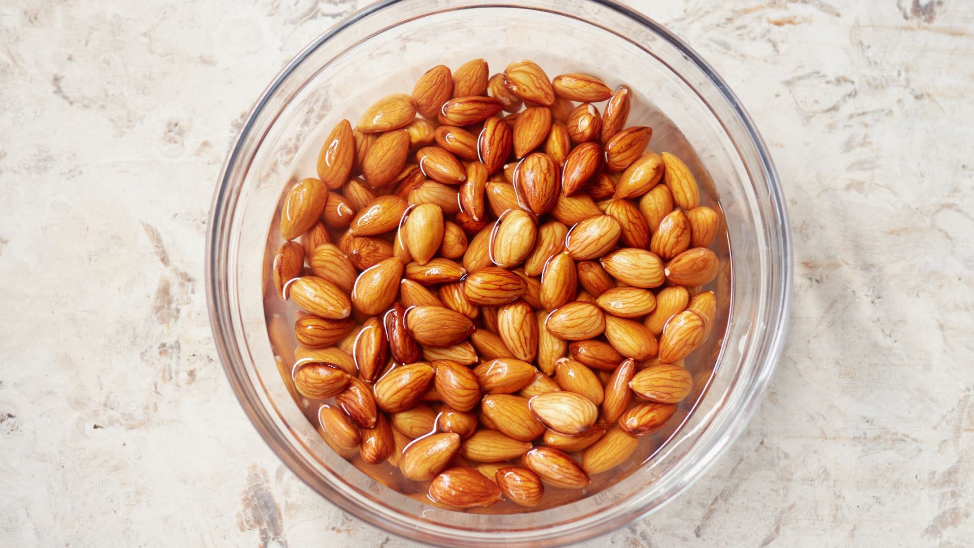 Soaked Almonds peeled or unpeeled What is the best way and which has more health benefits