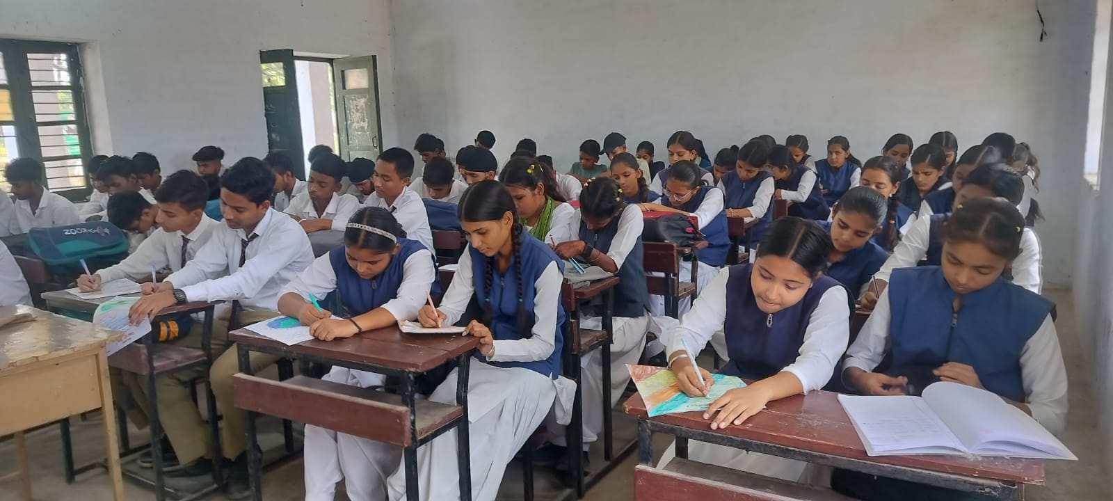 Meerut: Amar Ujala's essay competition concluded in the district, students of secondary schools participated