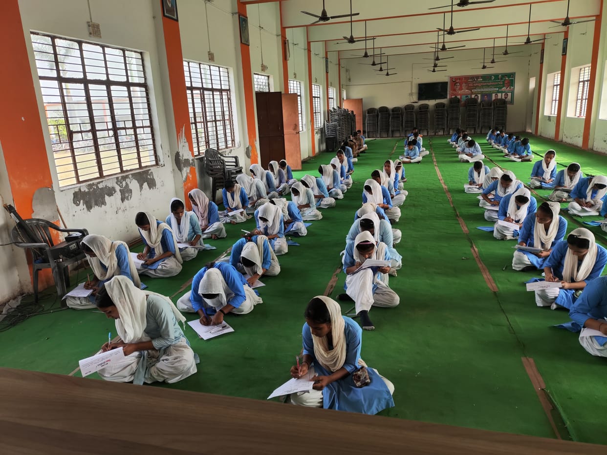 Meerut: Amar Ujala's essay competition concluded in the district, students of secondary schools participated