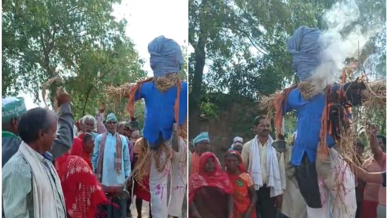 Villagers blocked the road protested by burning the effigy of the consolidation officer