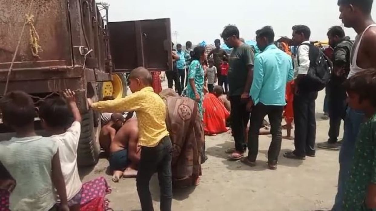 Six members of a family swept away in the Ganga river two teens missing in budaun