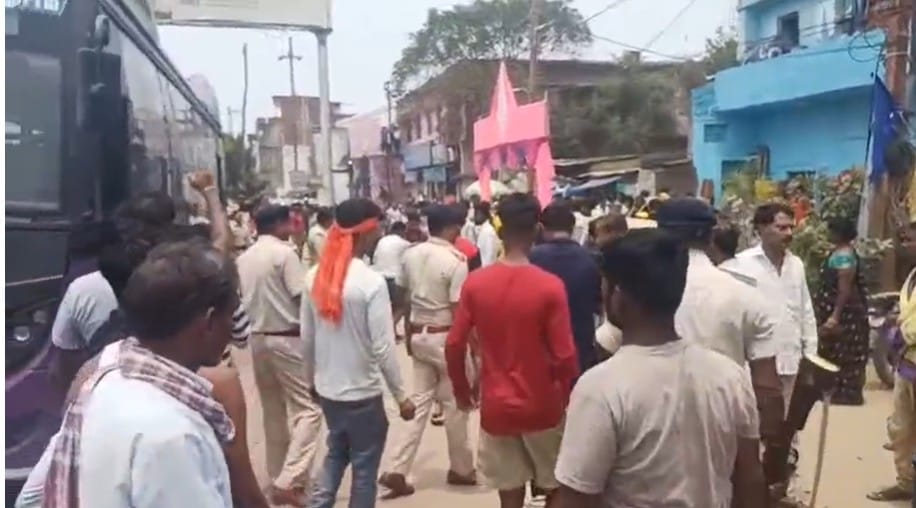 Bihar: Woman crossing the road crushed by CNG bus, died on the spot