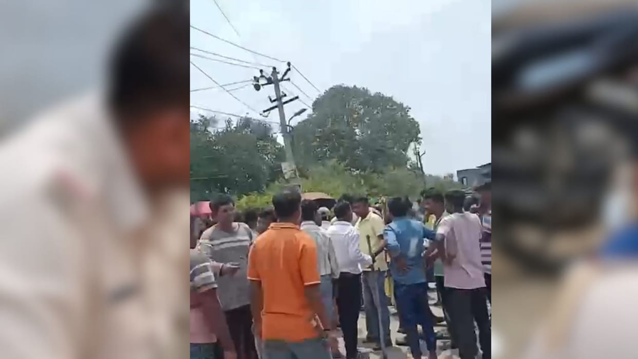 Jharkhand Crime: Criminals entered the house and stabbed the young man to death
