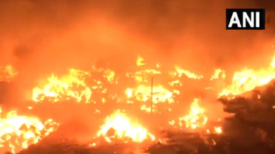 A huge fire broke out in a clothes warehouse in Murabad