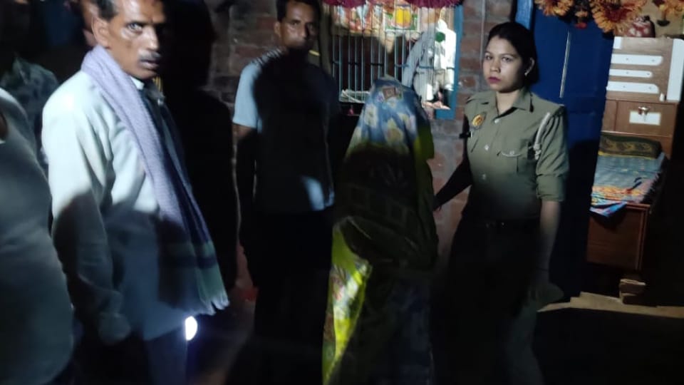 mother killed her innocent son and laid body next to her father-in-law After returning from her lover in kanpu