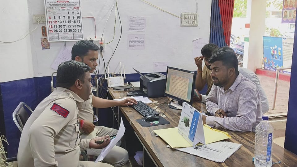 पुलिस मामले की जांच में जुटी