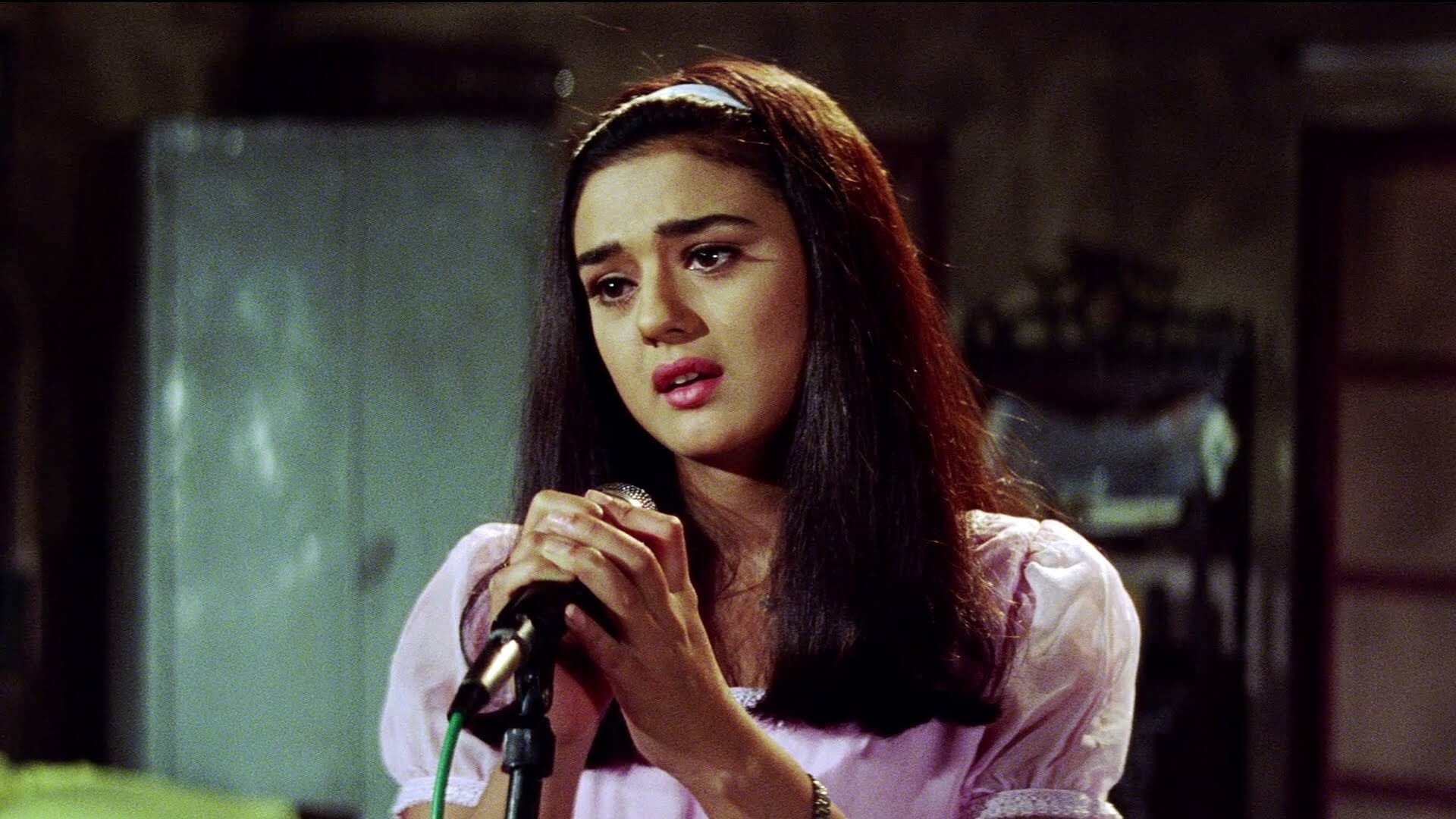 Know about 10 amazing facts of kya kehna movie on its silver jubilee of releasing preity zinta saif ali khan